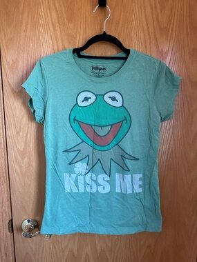 Kermit 'Kiss Me' Tee